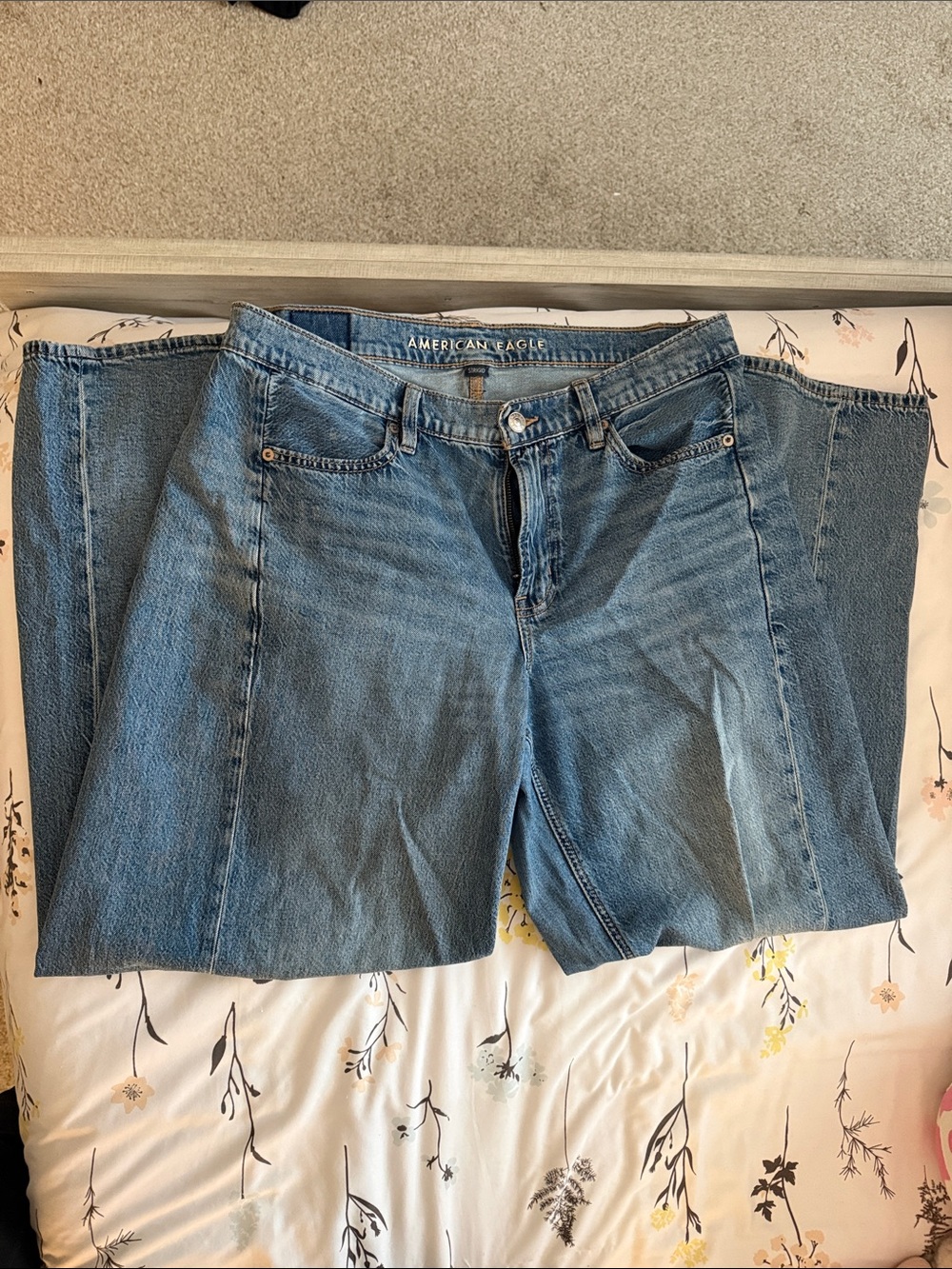 American Eagle Outfitters Medium Blue Barrel Jeans